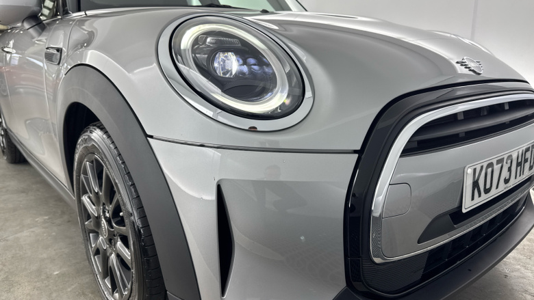 MINI Hatchback 1.5 Cooper Classic Premium 5dr Auto Petrol Hatchback